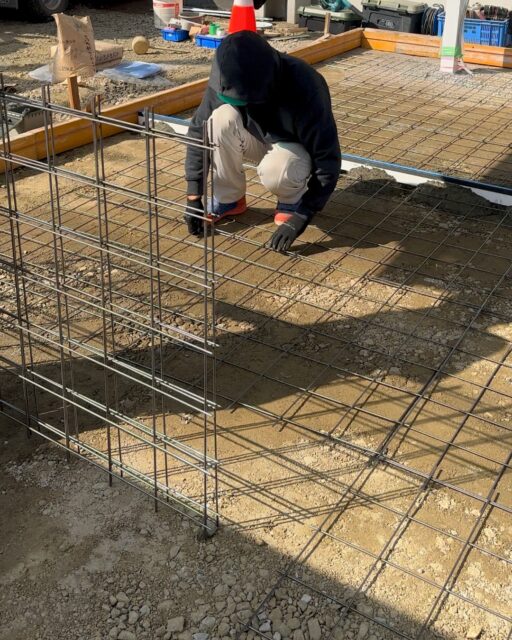 新築住宅を施工させていただいたお家の
カーポート設置工事を行いました。

雨や雪の日の車の乗り降りはもちろん楽になりますし、
夏の暑い日には直射日光を避けることができます。

住宅建築だけでなく、
外構工事もお任せください。

いいね！と思ったら
家づくりの時に参考にしてもらえるように、
保存をおすすめします。
ーーーーーーーーーーーーーーーーー
🏠未来へ、つなぐ家

有限会社　建徳
電話：0278−23−7987
HP: https://www.ken-toku.co.jp/
ーーーーーーーーーーーーーーーーー