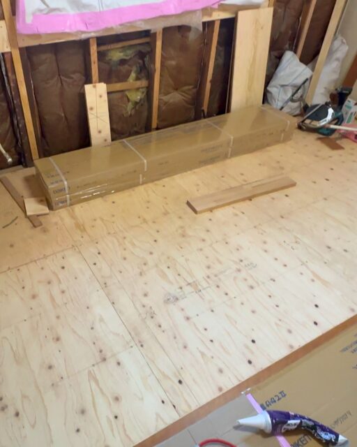 床板張り
／
リフォームの現場から
＼

いいね！と思ったら
家づくりの時に参考にしてもらえるように、
保存をおすすめします。

🌱大工さん、土木作業者、現場監督募集🌱
経験者はもちろん、未経験でもOK！
一人親方で今後が心配な方、
体を動かす仕事が好きな方、
以前建築業界で仕事をしたことがある方、
やる気があれば大丈夫！

お気軽にお問い合わせください。
ーーーーーーーーーーーーーーーーー
🏠未来へ、つなぐ家

有限会社　建徳
電話：0278−23−7987
HP: https://www.ken-toku.co.jp/
ーーーーーーーーーーーーーーーーー