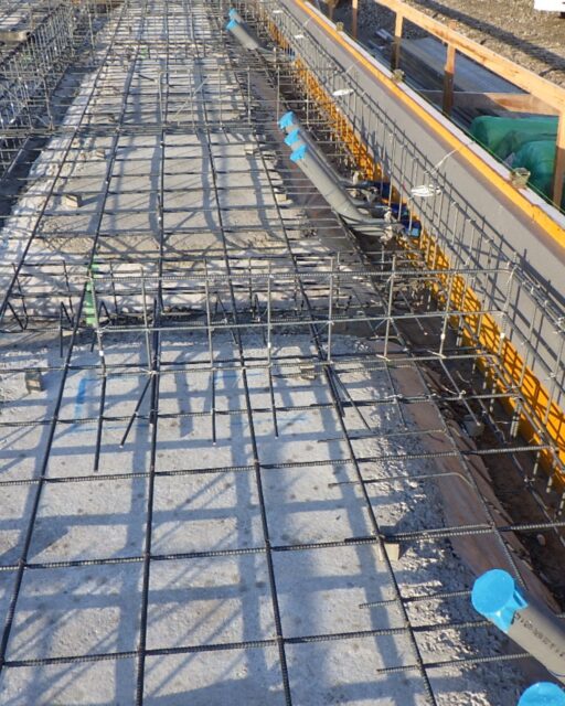 ＼シロアリに強い群馬の工務店／

建徳が手がけるソーラーサーキット工法では
オリジナルのシロアリ対策として
土間に埋まる配管にもステンレスメッシュを取り付けて
物理的にシロアリの侵入を防ぐ施工をしています。

20年後、30年後も見据えた家づくりをご提案しています。

いいね！と思ったら
家づくりの時に参考にしてもらえるように、
保存をおすすめします。
ーーーーーーーーーーーーーーーーー
🏠未来へ、つなぐ家

有限会社　建徳
電話：0278−23−7987
HP: https://www.ken-toku.co.jp/
ーーーーーーーーーーーーーーーーー