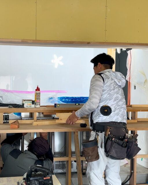 ＼カフェへの業務転換／

お米の販売業からカフェへと店舗を改装した
沼田市のカフェ・ナカムラさんのリノベーション工事の様子です。

美味しいくてリーズナブルな日替わりランチが楽しめますよ。

建徳が改装工事をさせていただきました。
お近くの方はぜひお立ち寄りください。
@cafe.nakamura.office

一般住宅はもちろん、店舗や旅館、ホテルなどの
リノベーション、改装工事の実績も多数あり！

まずは保存してお気軽にお問い合わせください。

ーーーーーーーーーーーーーーーーー
🏠想いをかたちに　
住人十色の家づくり

有限会社　建徳
HP: https://www.ken-toku.co.jp/
ーーーーーーーーーーーーーーーーーー